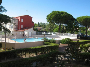 T2 rénové avec cabine, piscine, animaux admis, parking à 500m de la plage - FR-1-106-49